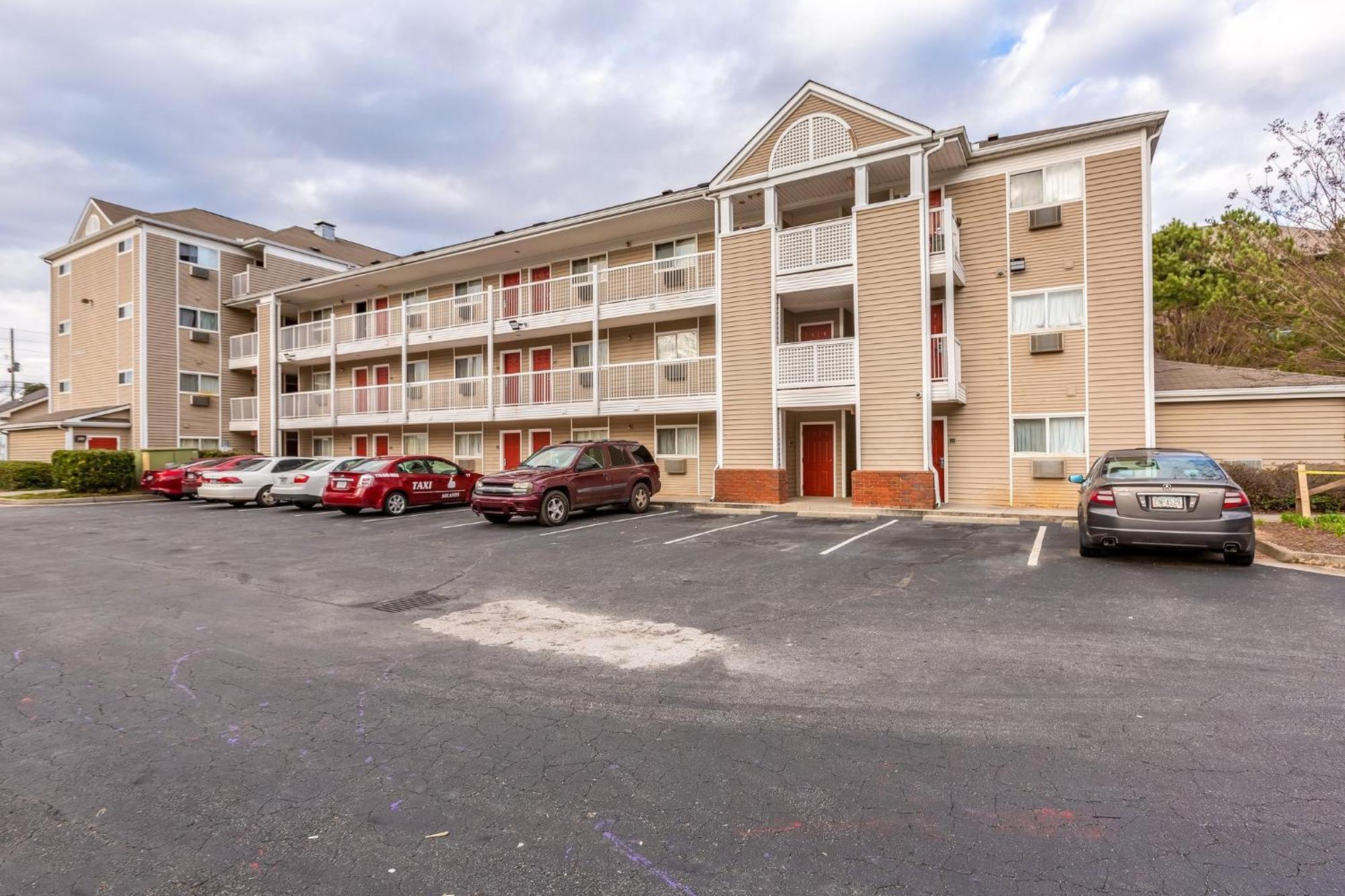 Hometowne Studios By Red Roof Gainesville, Ga Экстерьер фото