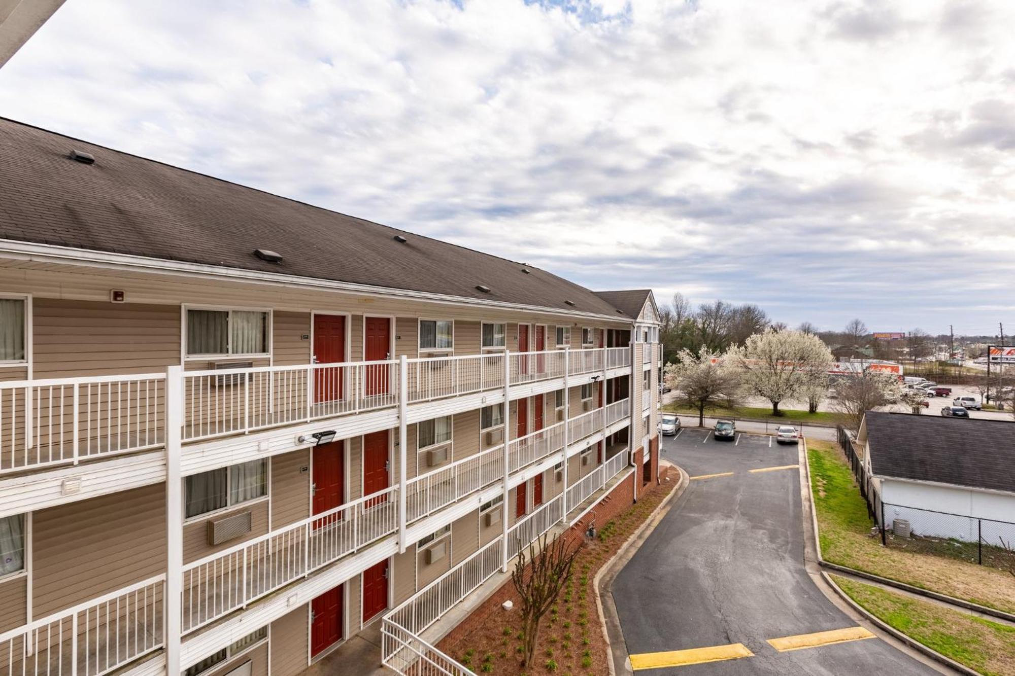 Hometowne Studios By Red Roof Gainesville, Ga Экстерьер фото